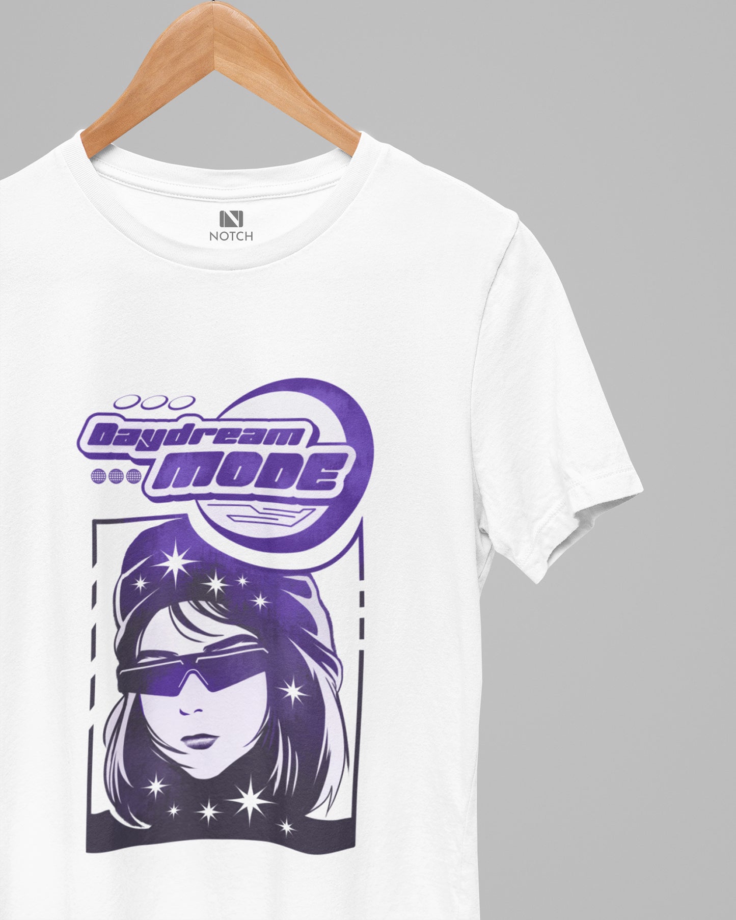 Womenโs Regular Fit Curved Hem T-Shirt โ Day Dreamer