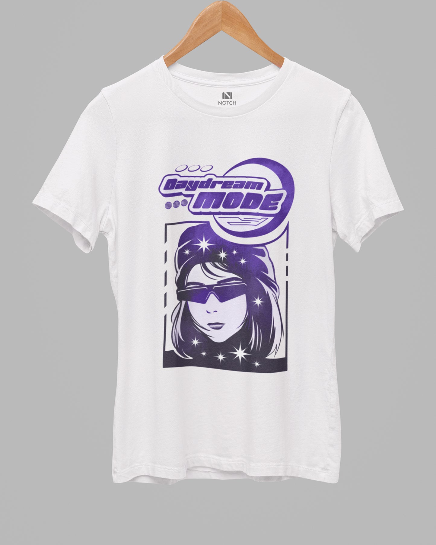 Womenโs Regular Fit Curved Hem T-Shirt โ Day Dreamer